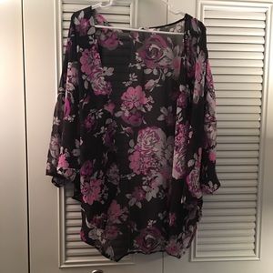 NWOT Charming Charlie’s Kimono Size S
